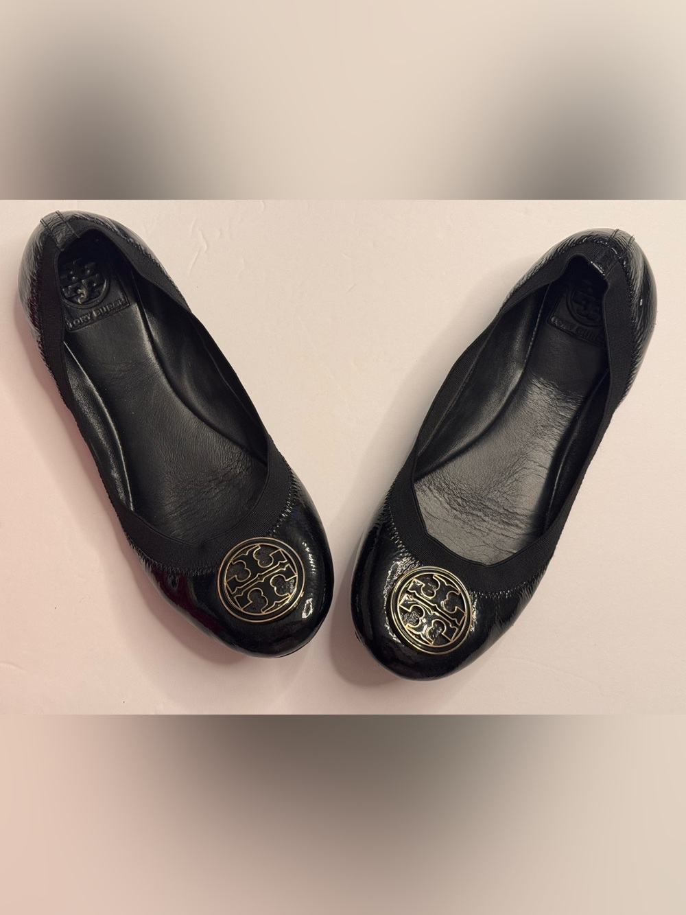 Tory Burch Caroline Naplak elastic Black Patent Logo Medallion Ballet Flats - Picture 4 of 11
